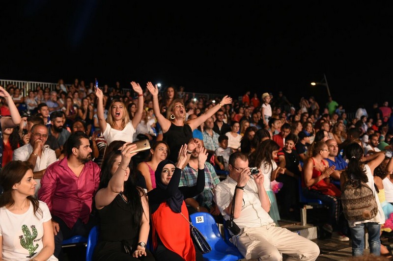 نانسي عجرم تنشُر الفرح والحب في عمشيت
